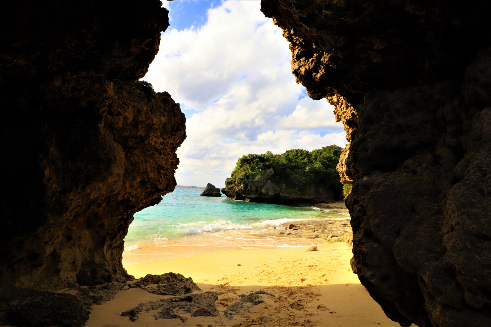 Coast and nature on Kouri Island