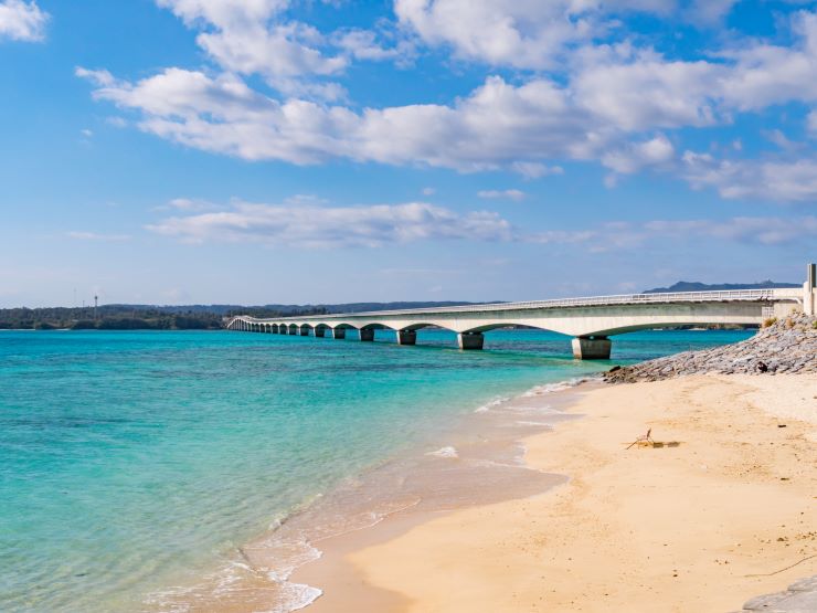 Kouri Bridge and the blue ocean