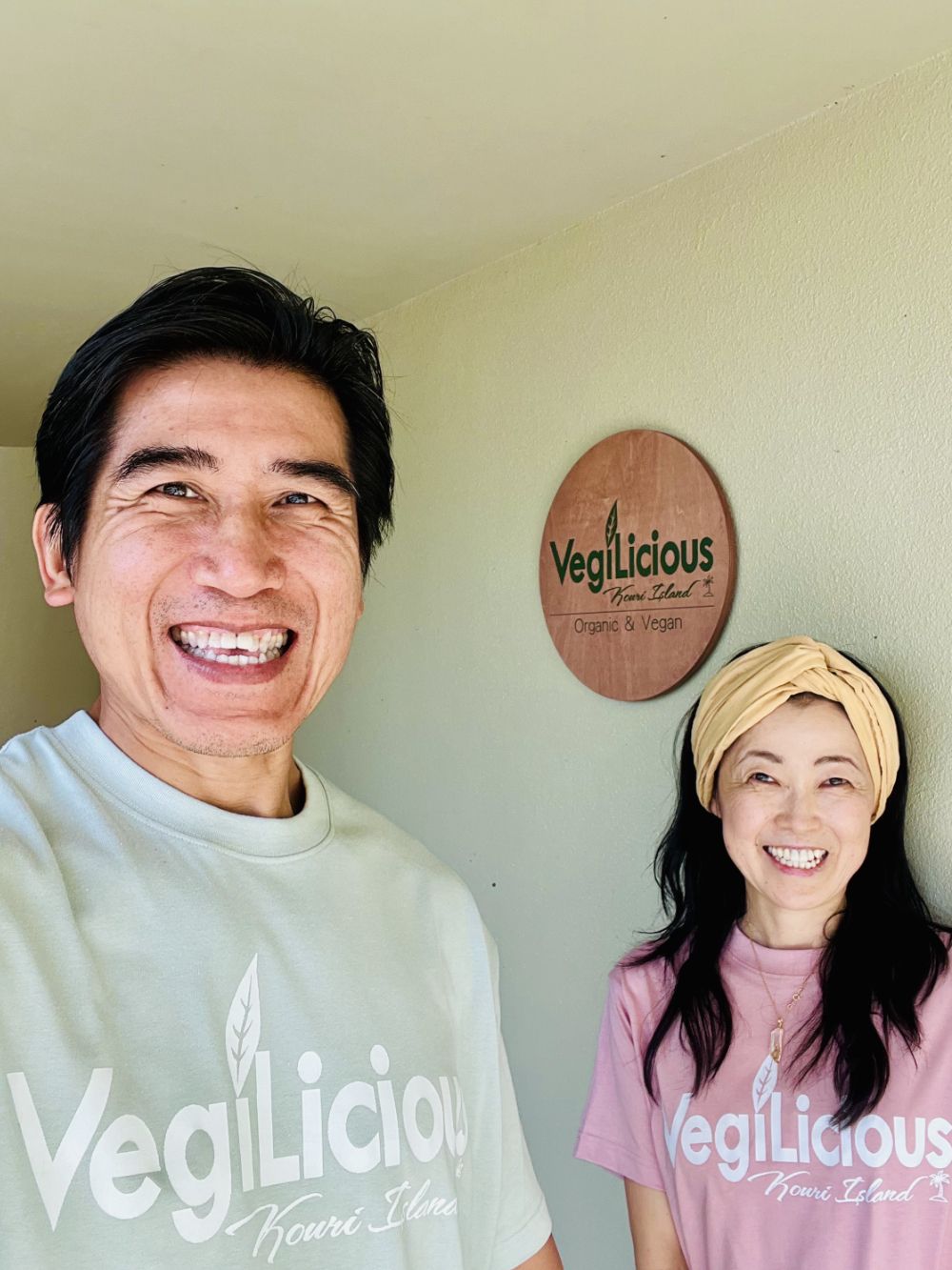 Hosts Akira and Ana of VegiLicious Kouri Island